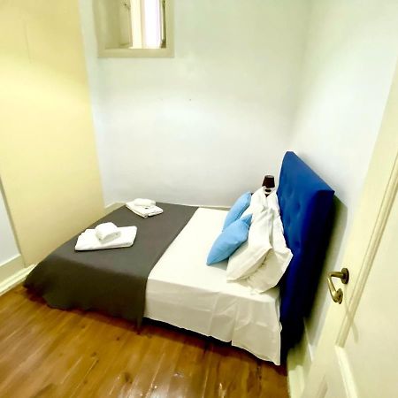 Relax Chiado 3 - Cute Little Double Room With Shared Bathroom Lisboa Exteriör bild